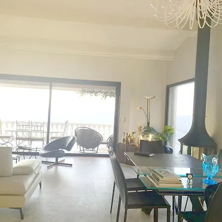 With Exceptional Mediterranean View * Saint-Raphael (Var)